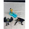 Image 4 : Vintage Lot of Batman and Wonder Woman Figurines