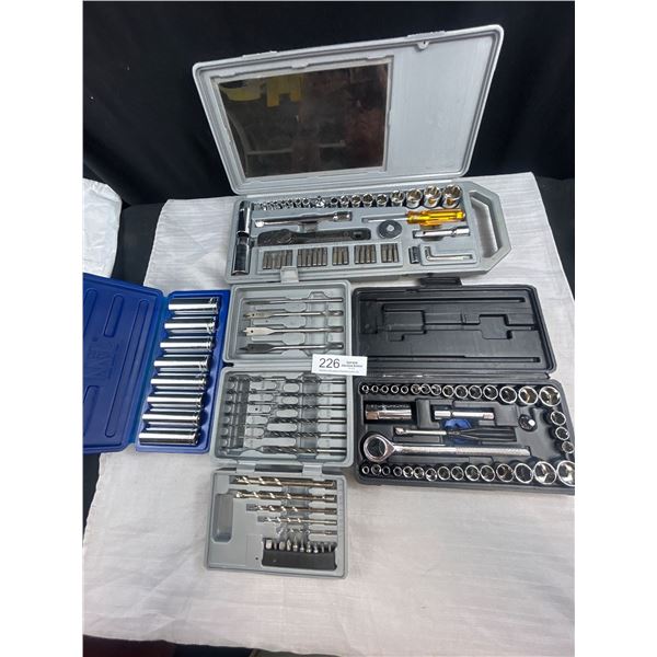 4 Complet Plastic Tool Boxes of Tools