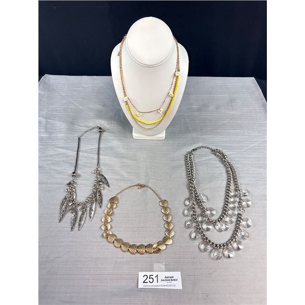 Nice Lot of Vintage Fashionable Necklaces