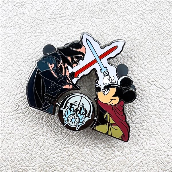 COLLECTIBLE DISNEY DLR STAR WARS MICKEY VADER PIN