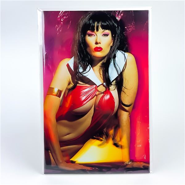 VAMPIRELLA LIVES #3 - PHOTO COVER EDITION - COMIC