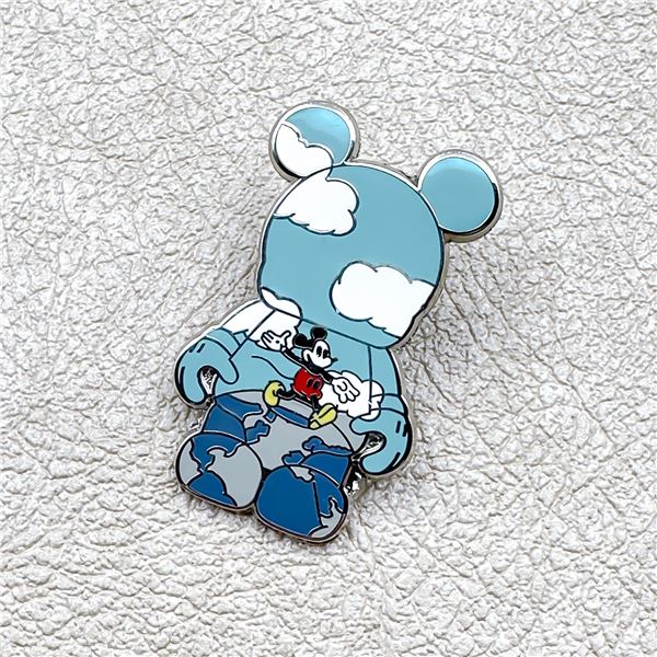 MICKEY VINYLMATION PIN - DISNEY PARKS 2009 SERIES
