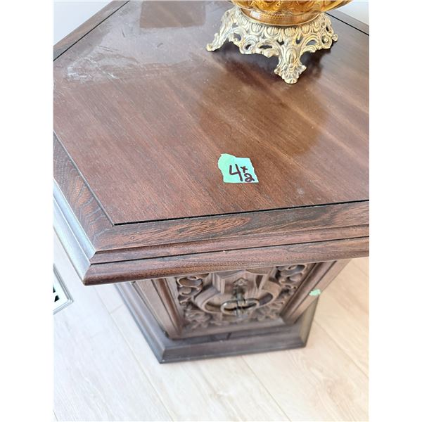 PAIR OF CARVED WOOD RECTANGULAR AND OCTAGONAL END TABLES