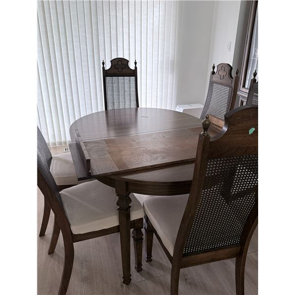 EXPANDABLE WOOD DINING TABLE WITH CHAIRS AND 1 LEAF