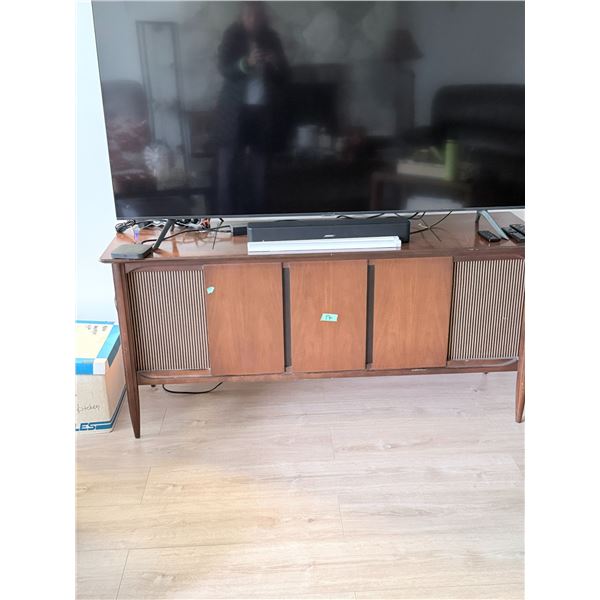 MCM WOOD MEDIA CONSOLE CABINET