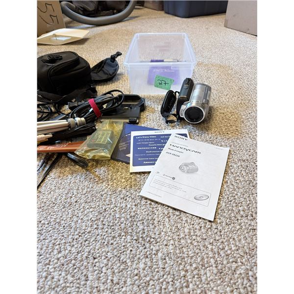SONY HANDYCAM DCR-SR220 CAMCORDER WITH ACCESSORIES WORKING