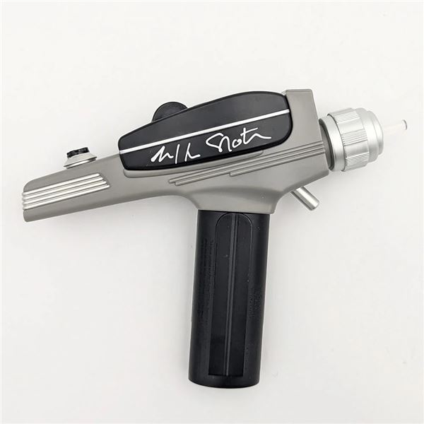 WILIAM SHATNER SIGNED STAR TREK CLASIC PHASER (FROZEN POND COA)