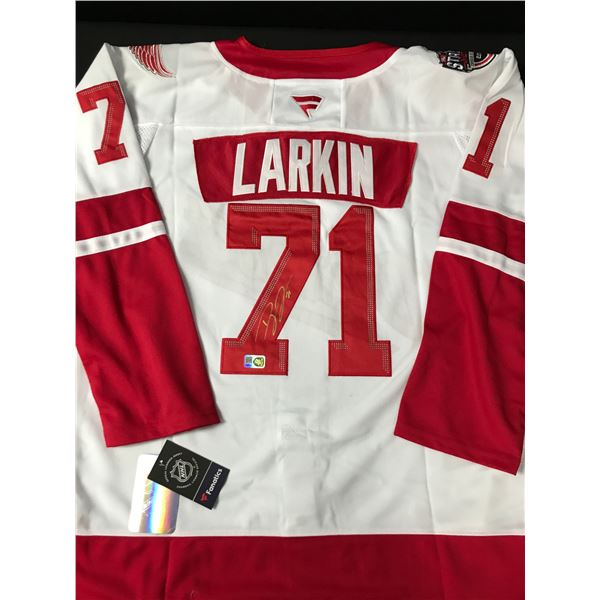DYLAN LARKIN SIGNED DETROIT RED WINGS CUSTOM JERSEY - ELITE AND BECKETT LTP COA