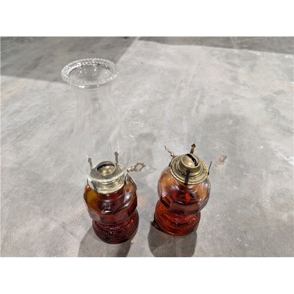 (2) Vintage Oil lamps w/ Oil (10 W/ Shade