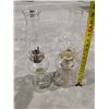 Image 2 : (2) Vintage Oil lamps w/ Shades