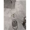 Image 5 : (2) Vintage Oil lamps (1) Aladdin (no Shade) and One glass