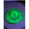 Image 3 : Vintage verified Uranium glass Juicer