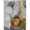 Image 2 : Lot of Vintage Pyrex Bowls and etc.