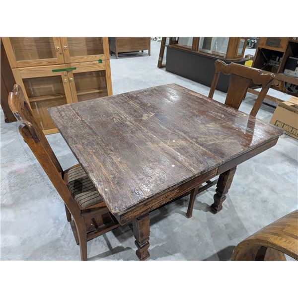 Vintage Wood table w/ (2) Chairs (40x42x28")