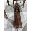 Image 4 : Vintage Wood table w/ (2) Chairs (40x42x28")