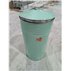 Image 1 : Vintage Tin 29" H
