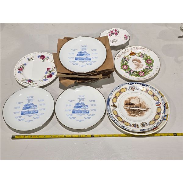 Assorted Vintage Decorative Plates inc. 1920 Calander Plate etc.