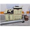 Image 1 : Vintage Clare Jewel Enamel Wood Burning Cookstove – Made in Canada