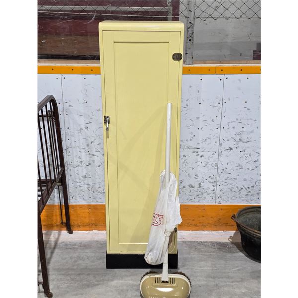Cleaner’s Closet w/Vacuum, 60” Tall