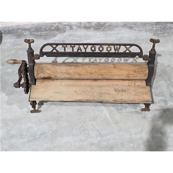 Antique Woodyatt Clothes Wringer