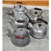 Image 2 : (5) Vintage Teapots