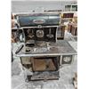 Image 1 : Antique Cast Iron Stove