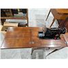 Image 7 : Vintage Folding Singer Sewing Machine Table