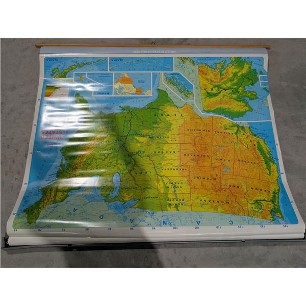 Classroom laminated United States landForm Map
