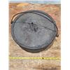 Image 1 : Antique Cast Iron Pot