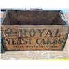 Image 2 : Vintage Royal Yeast Cakes Crate