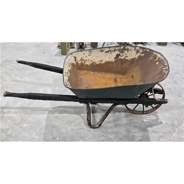 Vintage Wheelbarrow – 36” Bucket