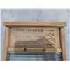 Image 2 : Vintage Canadian The Jasper Wood And Glass Washboard