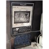 Image 4 : (2) Vintage radios (1) Wood and (1) Zenith radio