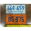 Image 1 : (2) Vintage Sask License Plates 1976