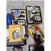 Image 3 : Vintage Camera Lot, Some with Flash Bulbs