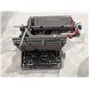 Image 1 : Vintage Underwood TypeWriter made in Canada