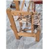 Image 2 : Antique Wooden Loom