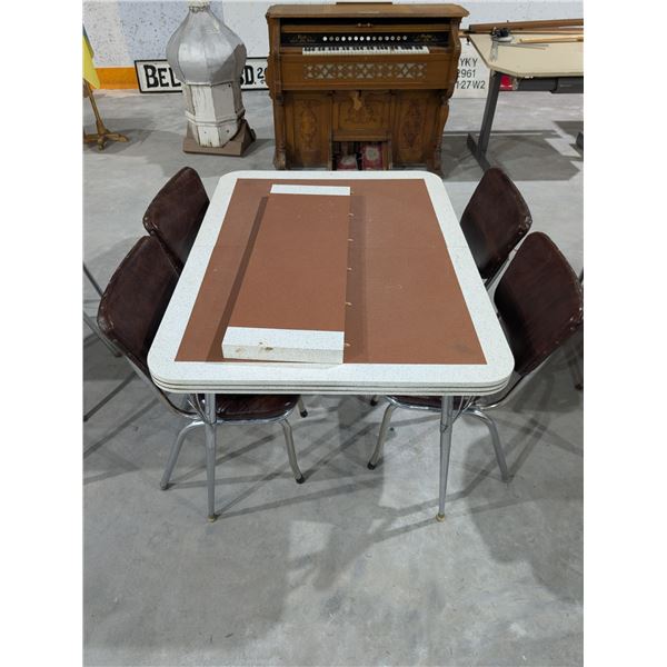Vintage Table Set w/ Chairs and leaf 47x35x29