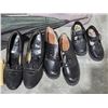 Image 2 : Vintage Shoes, Purses, Umbrella, etc.