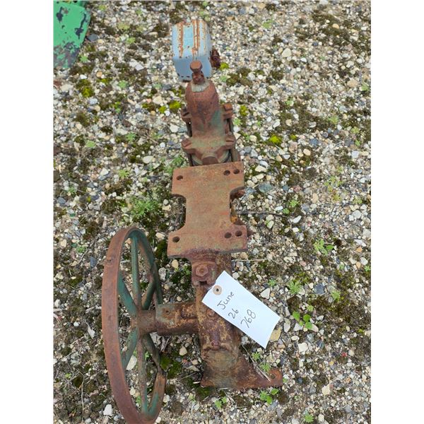 Antique Cast Iron Well Water Piston Pump
