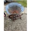 Image 4 : Antique Cast Iron Grain Burr Mill Grinder