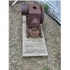 Image 1 : Antique "Hit-and-Miss" Stationary Gas Engine