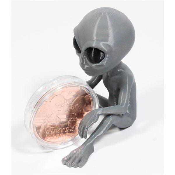 1OZ THEY'RE HERE COPPER ROUND WITH ALIEN STAND