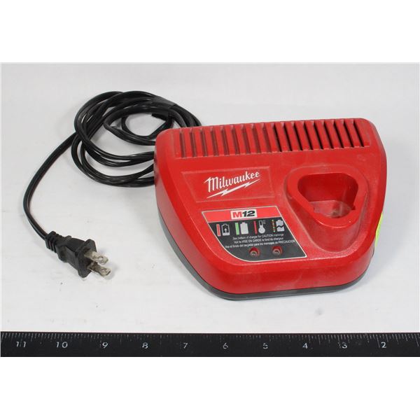 MILWAUKEE M12 BATTERY CHARGER