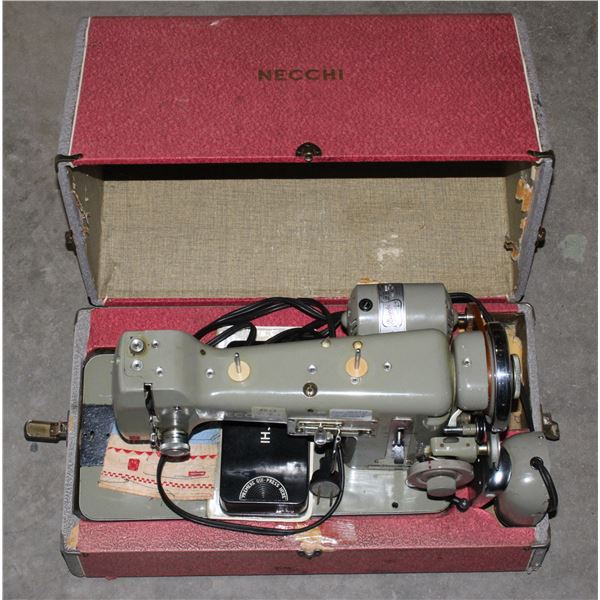 VINTAGE/ ANTIQUE NECCHI SEWING MACHINE