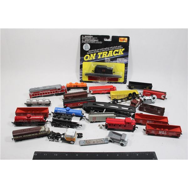LARGE LOT OF MAISTO DIECAST TRAIN CARS