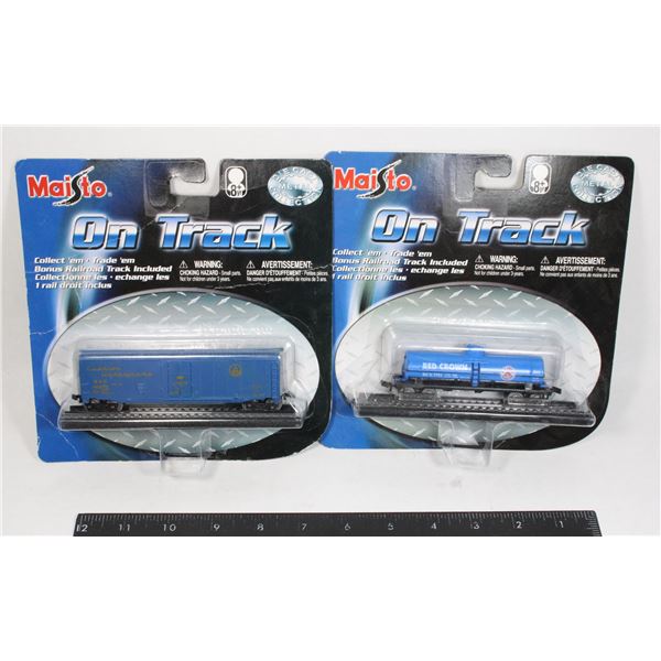 PAIR OF MAISTO DIECAST TRAIN CARS