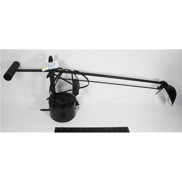 HEAVY BASE ADJUSTABLE TABLE LAMP