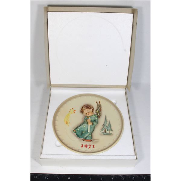 VINTAGE M.J. HUMMEL "DER TELLER DES JAHRES 1971"