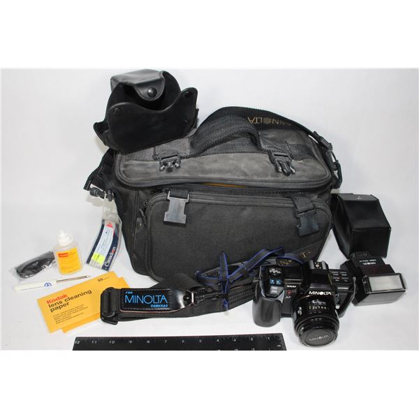 MINOLTA 7000  MAXXUM CAMERA, BAG, ACCESSORIES